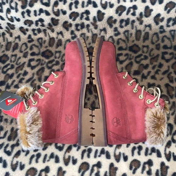 Timberland Boots Girls Size 3 Burgundy Boot Fur Timberland A1U5A Water Resistant - Picture 11 of 16